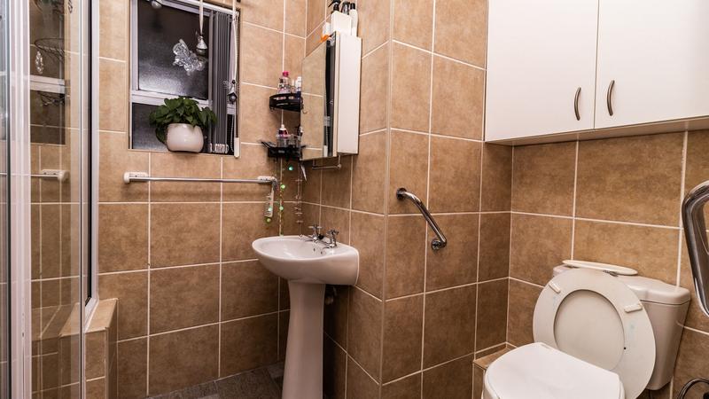 1 Bedroom Property for Sale in Burgundy Western Cape